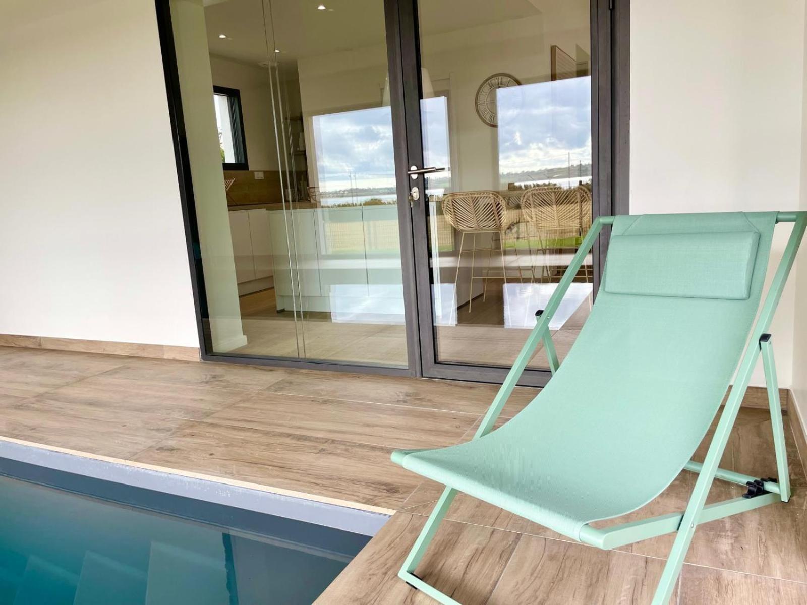 Magnifique Maison Vue Mer Avec Piscine Interieure Carantec Exterior foto