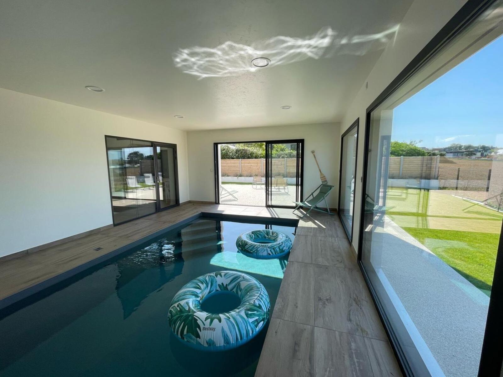 Magnifique Maison Vue Mer Avec Piscine Interieure Carantec Exterior foto